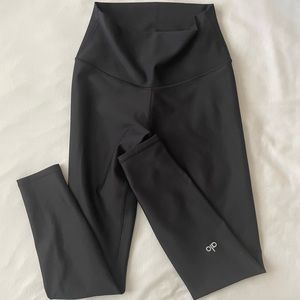 alo yoga leggings